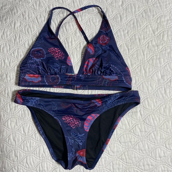 Me Undies- Plunge Bikini Swim bikini - Picture 2 of 4